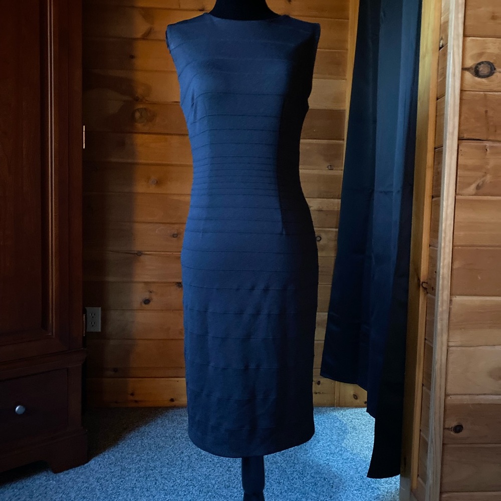 NWOT Margaret M navy fitted sheath dress